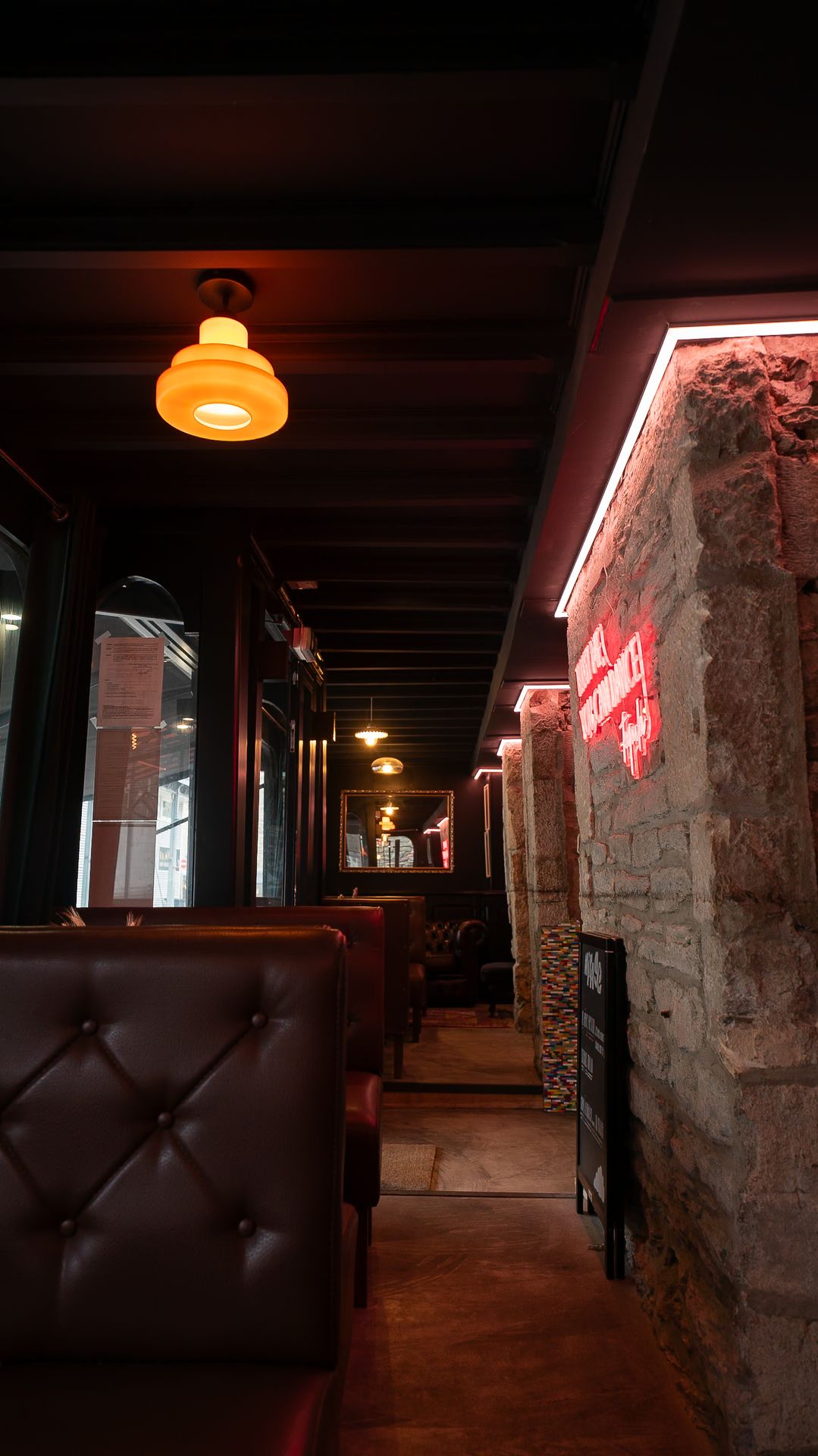 Intégration de ruban de Profilé led au bar Le Mirage à Cherbourg