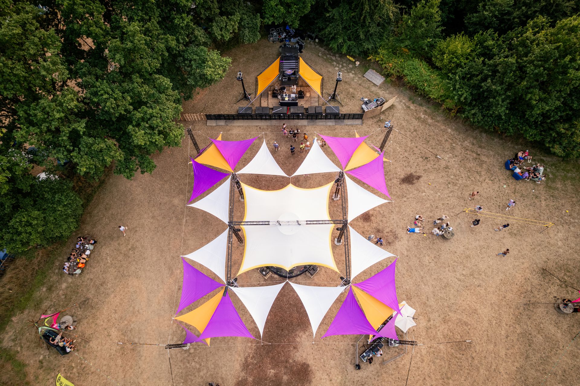 Réalisation d'une prestation pour le festival La Kermesse organisés par la Colonel Family à Saint Cyr du Bailleul juste à côter de Barenton